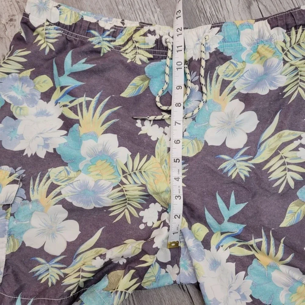 Tommy Bahama Swim Trunks Large Gray Blue‎ Floral Tropical Beach Vacation